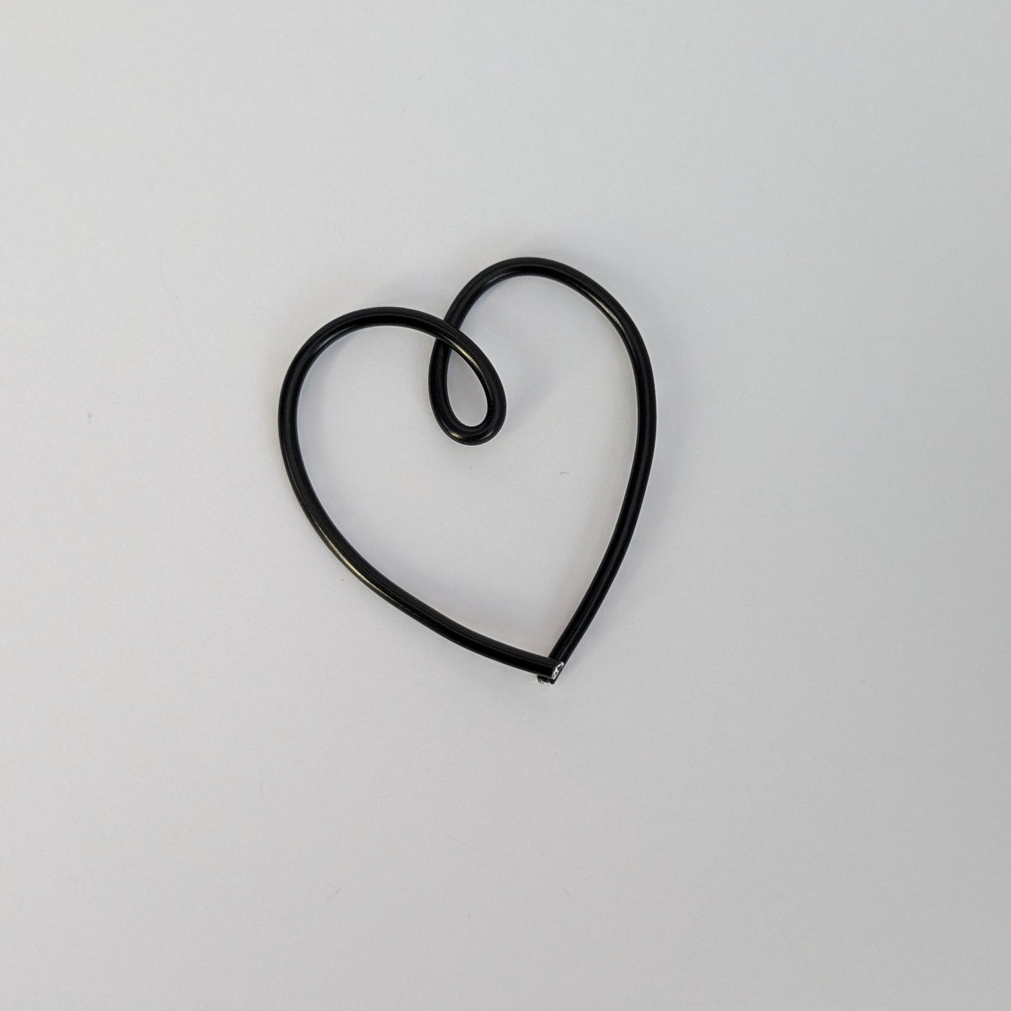 Mini Wire Heart Favours x 12